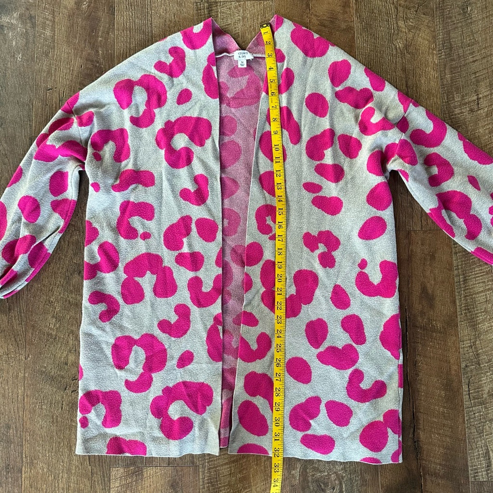 Women's Crown & Ivy Cardigan Size M Gray & Pink Leopard Print - Picture 5 of 6